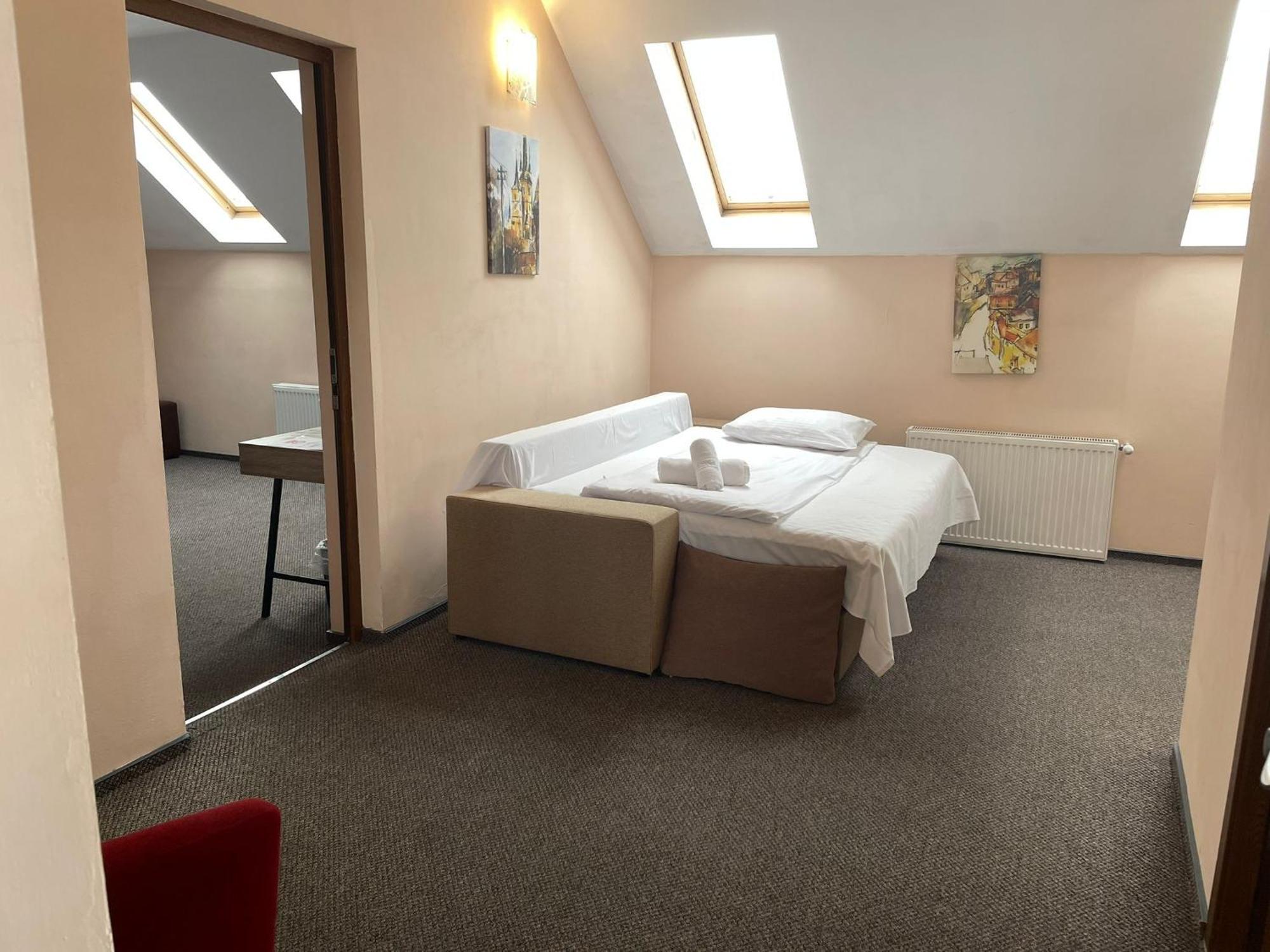 Hotel Long Street 3*